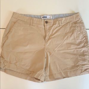 Old Navy everyday short khaki shorts size 14